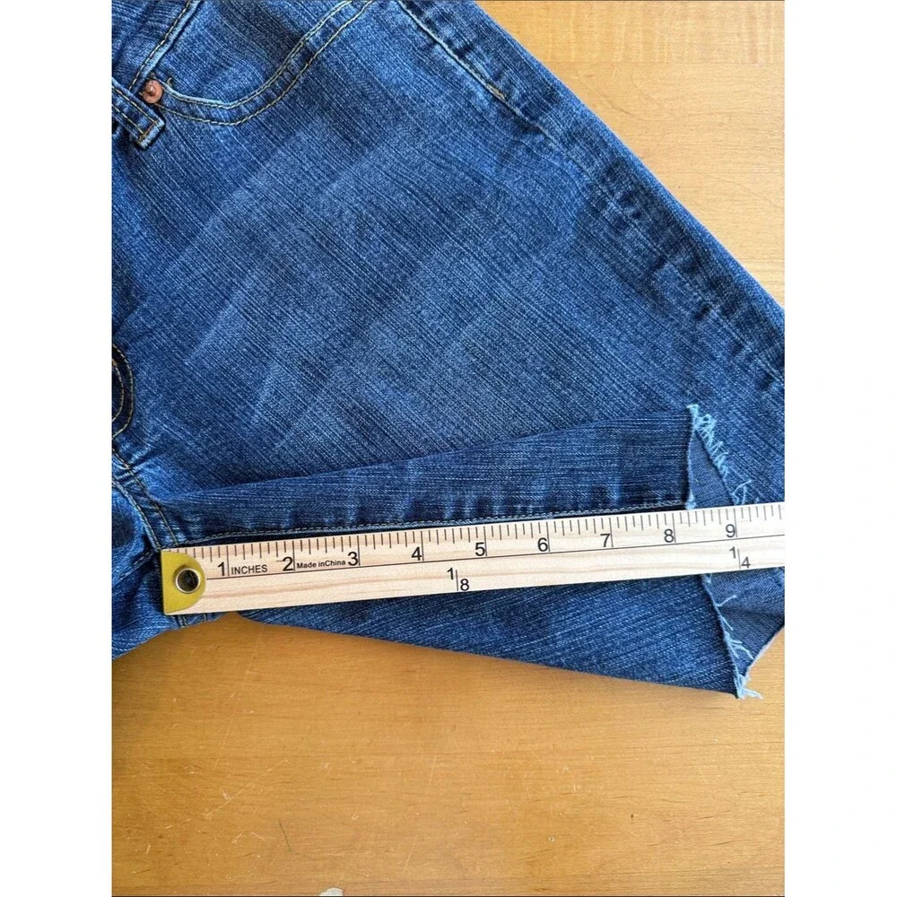 Seven 7 Low Rise Medium Blue Denim Jeans Cutoff Shorts 31 Y2K Cowgirl Jorts